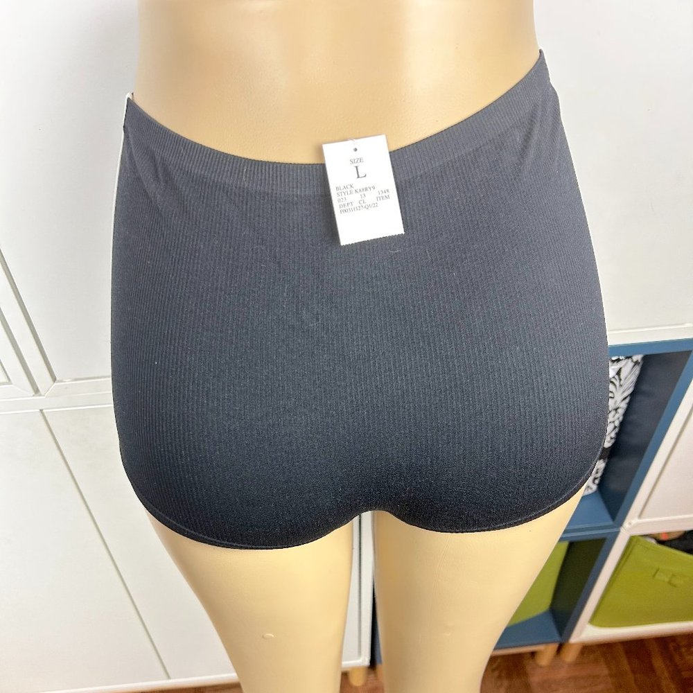 NEW Colsie Ribbed Knit Shorts - Picture 4 of 5